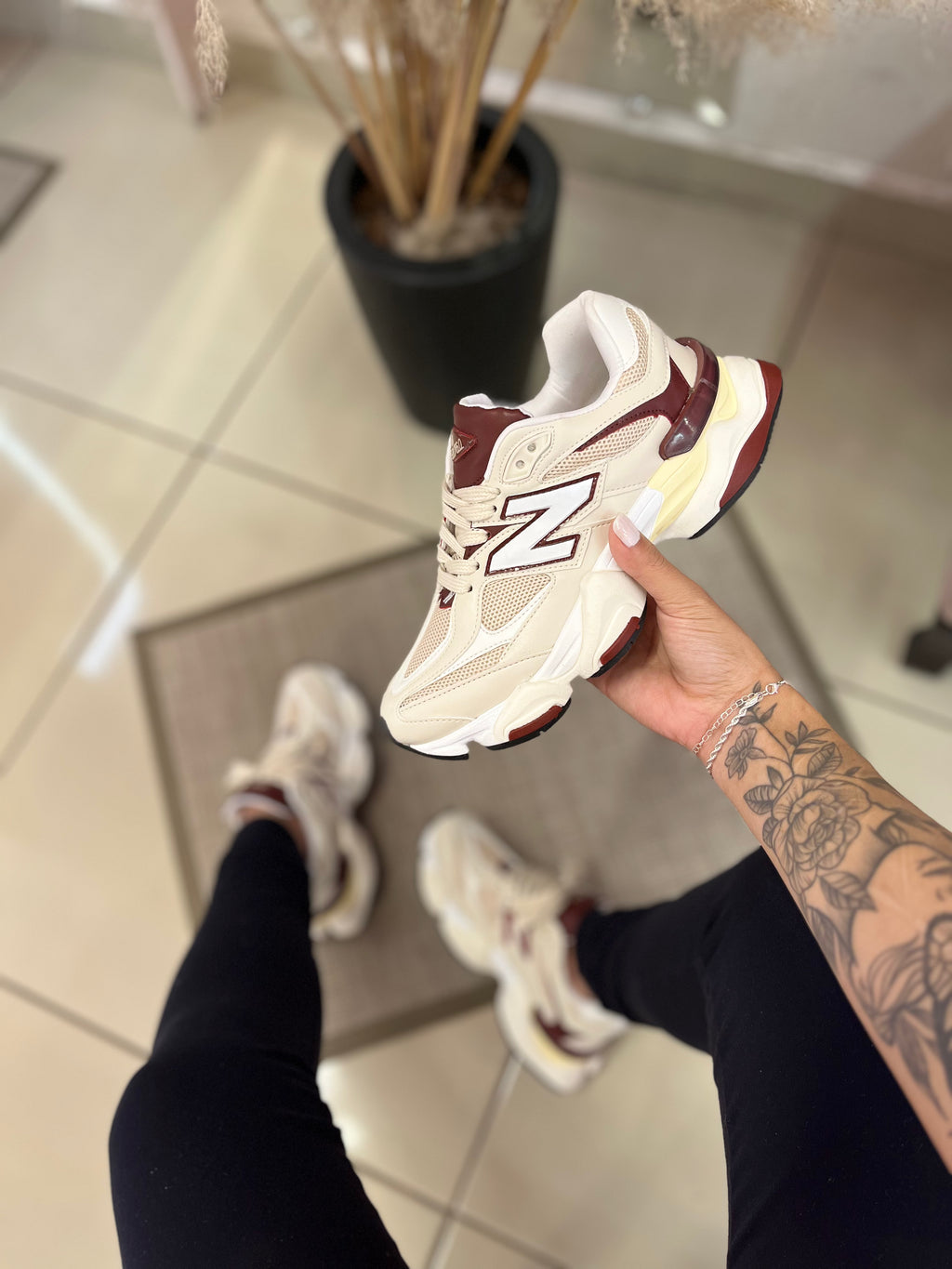 NEW BALANCE 9060 CHERRY /USE BELA MORENA