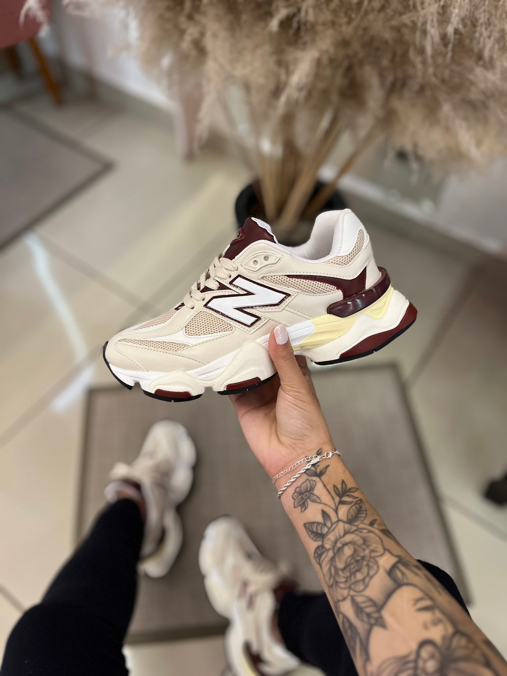NEW BALANCE 9060 CHERRY /USE BELA MORENA