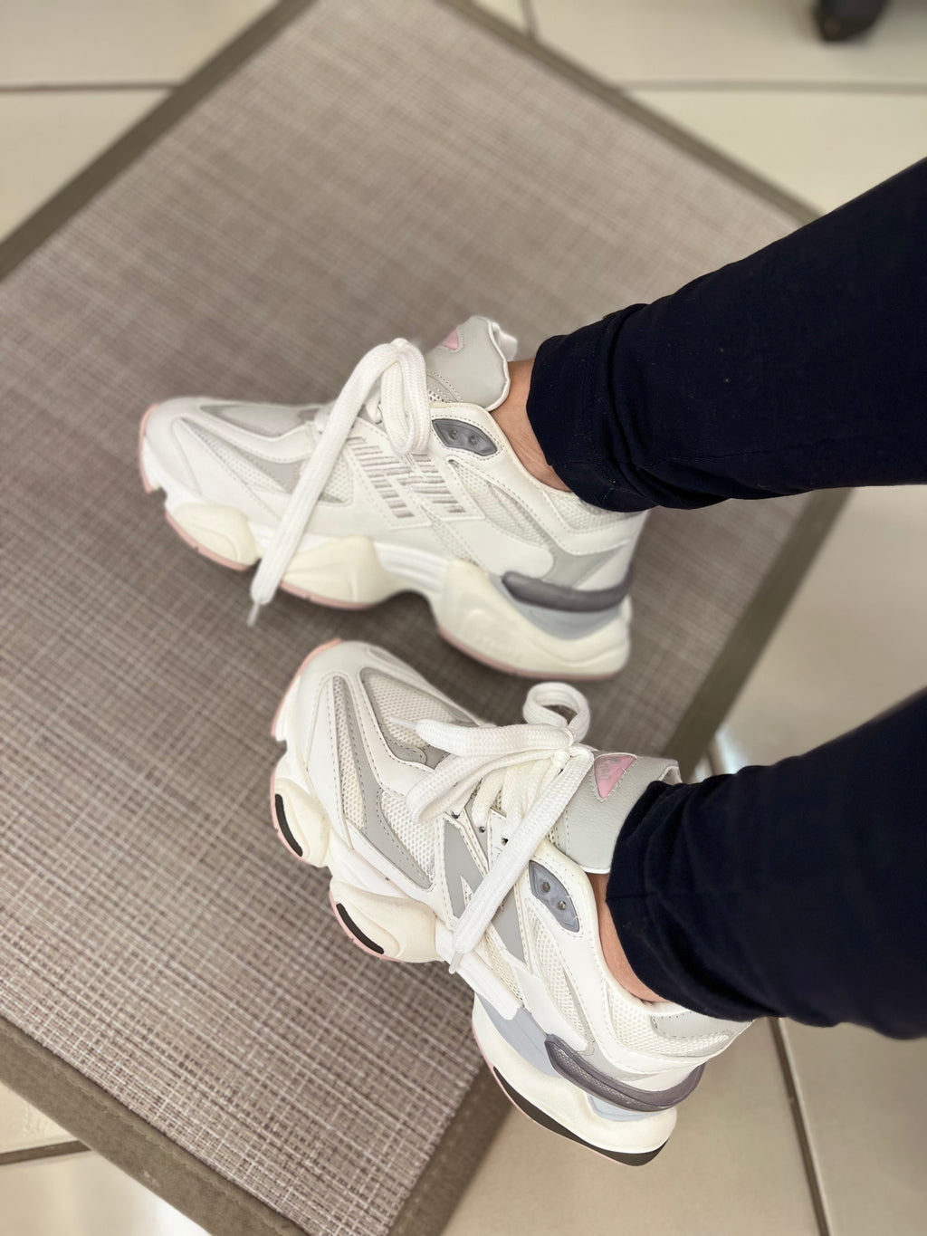 NEW BALANCE 9060 / USE BELA MORENA