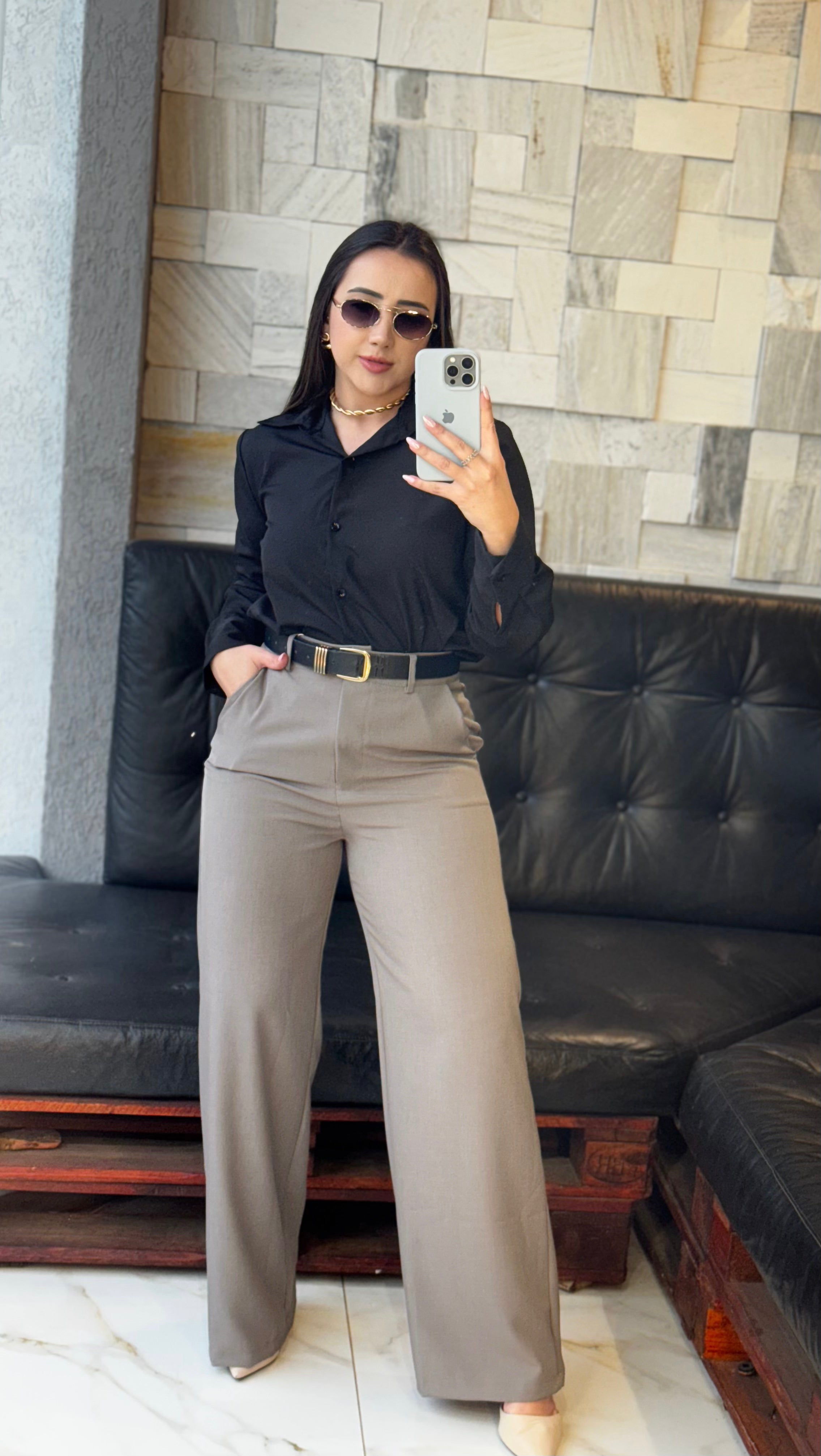 Camisa Social Sara | A Elegância Versátil da Bela Morena